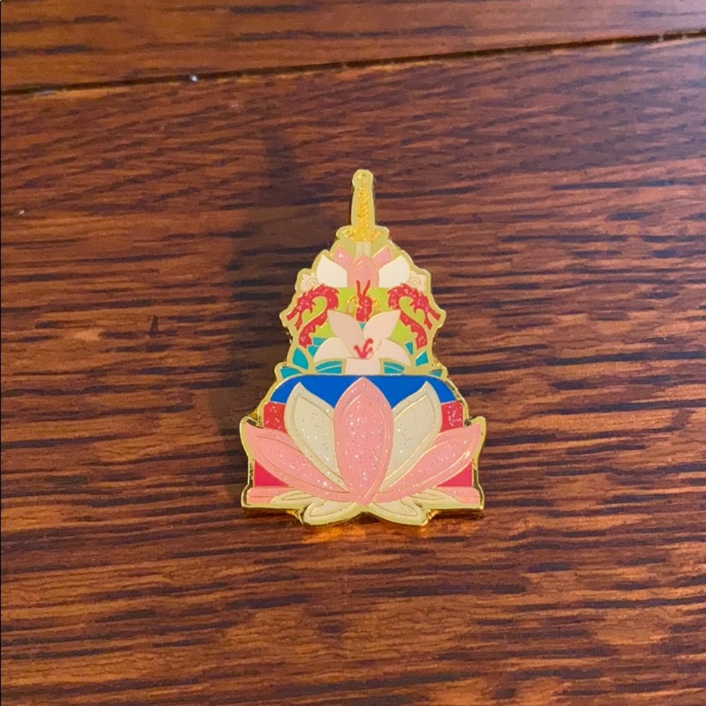 Mulan Loungefly Pin